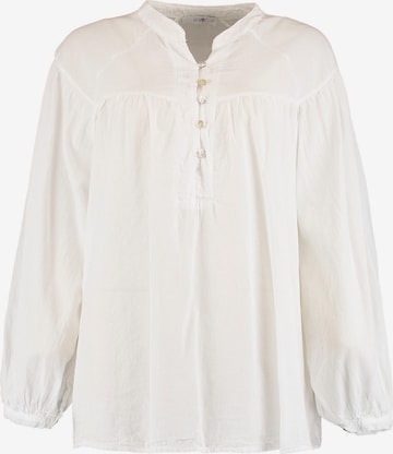 Hailys Blouse in White: front