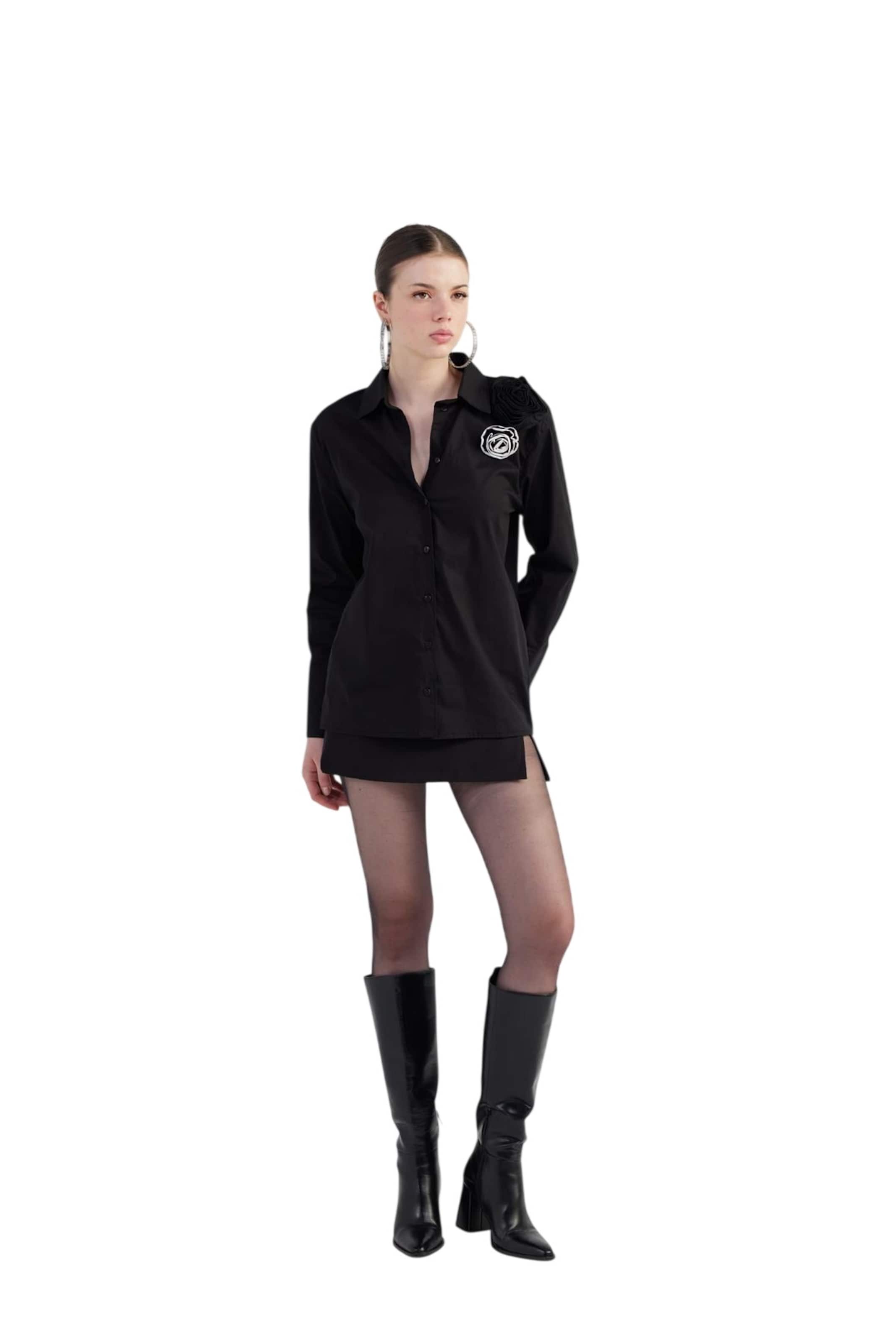 HOLLY LOLLY Blouse in Black