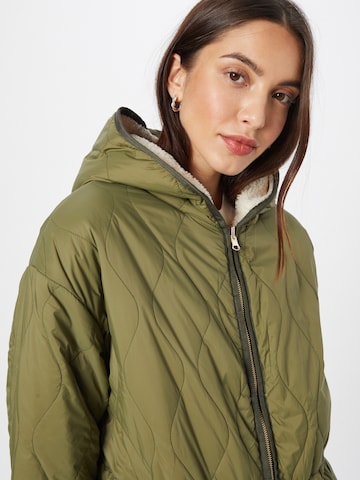 Veste mi-saison Sisley en vert