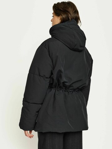 Soft Rebels Talviparka 'SRDune' värissä musta