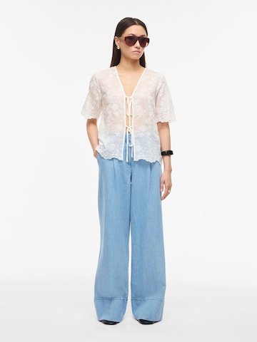 Chemisier 'KAIA' ROUGE EDIT en blanc