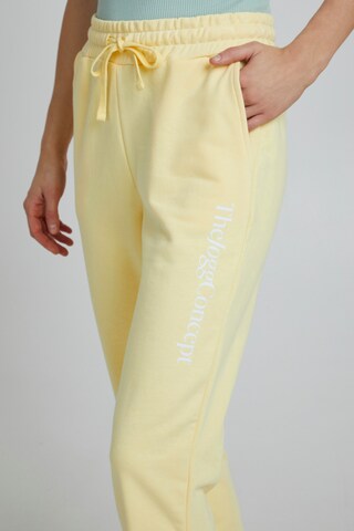 Tapered Pantaloni di The Jogg Concept in giallo