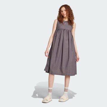 Robe de sport ADIDAS SPORTSWEAR en gris : devant