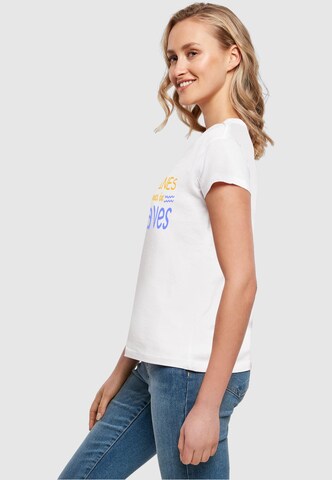 Merchcode T-Shirt 'Summer - Happines Comes In Waves' in Weiß