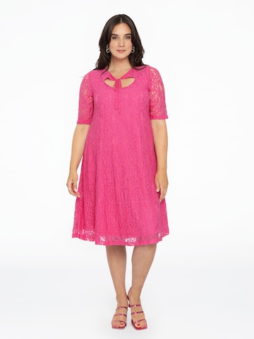 Robe Yoek en rose