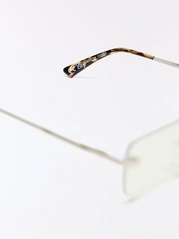 Bershka Sonnenbrille in Silber