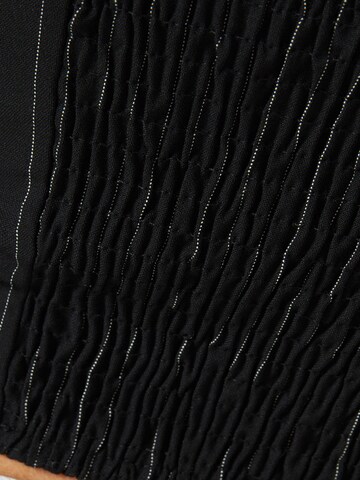 Top di Bershka in nero