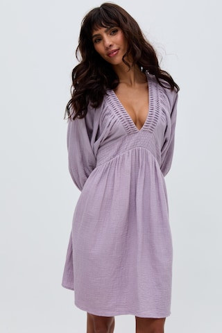 RAFFYA Kleid 'Soipoi Ruched' in Lila: Vorderseite