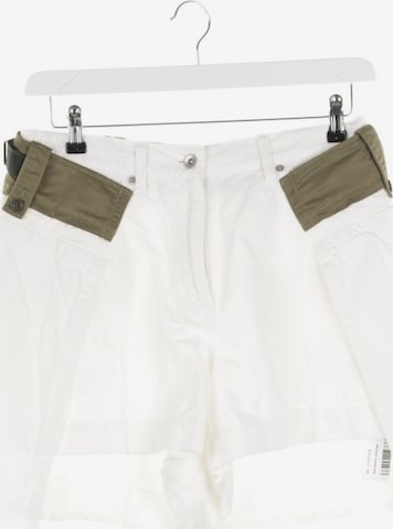 Sacai Shorts in L in White: front