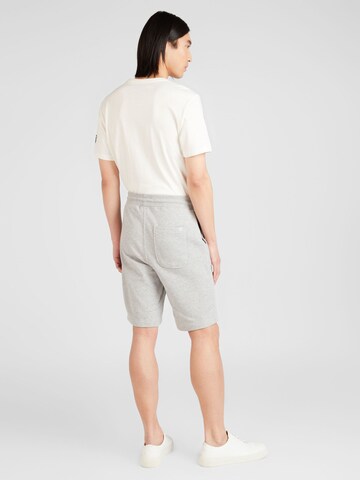 UNITED COLORS OF BENETTON Regular Shorts in Grau