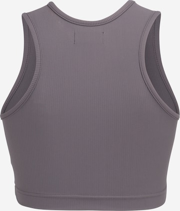 Top di Edikted in grigio