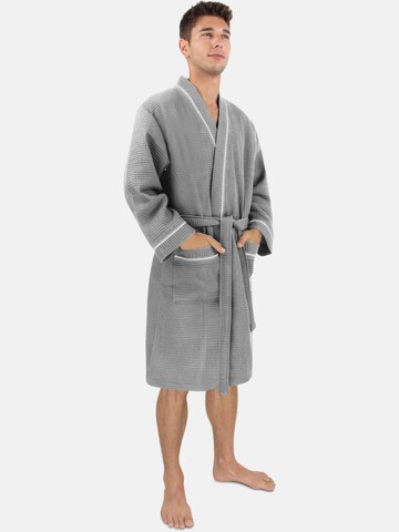 normani Short Bathrobe in Grey: front