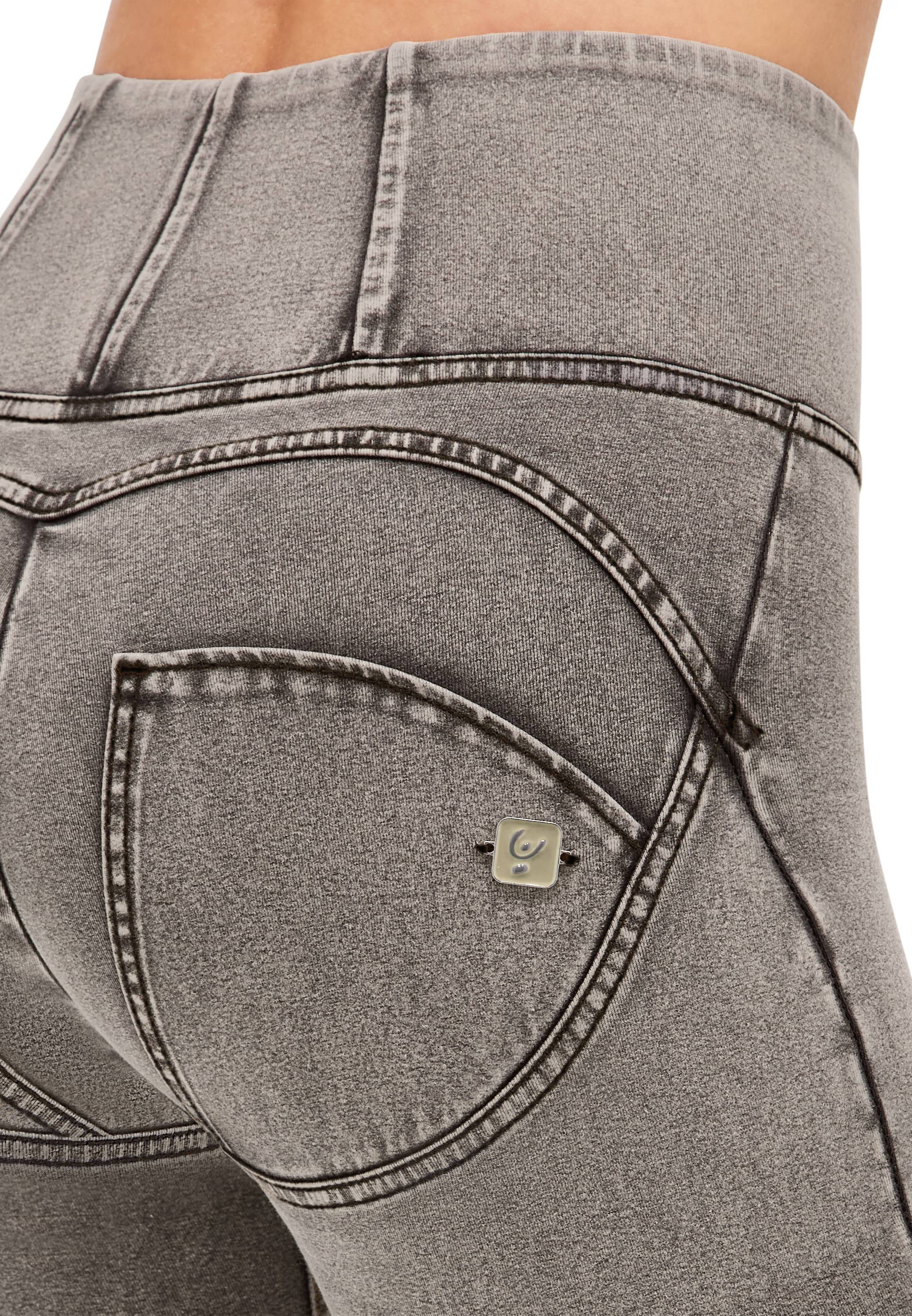 Freddy Skinny Jeggings in Grey