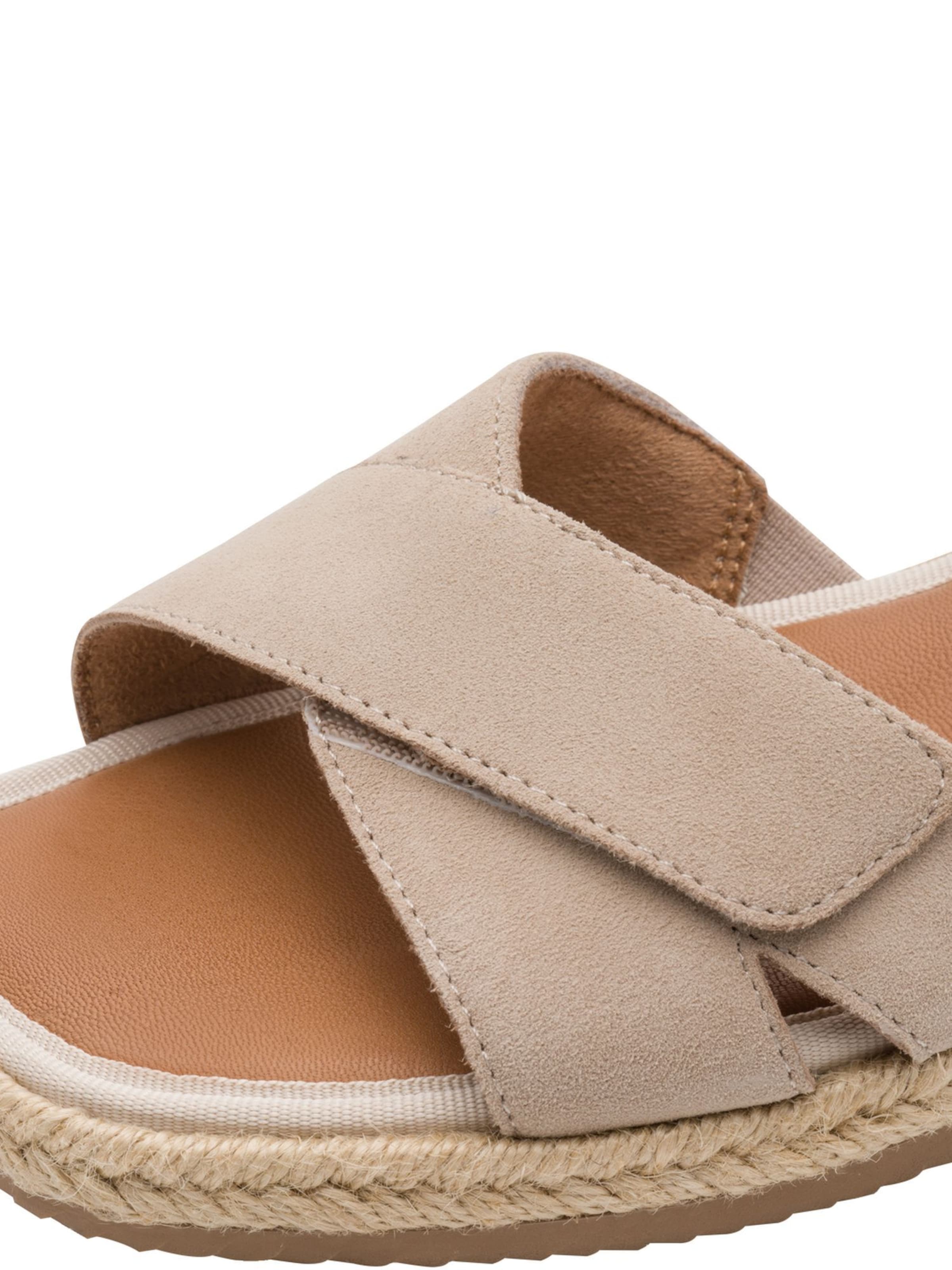 Tamaris Sandal in Brown