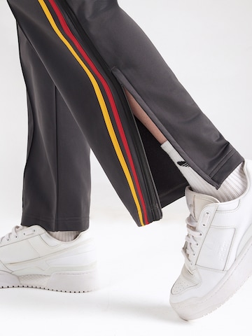 regular Pantaloni 'FB CLASSIC' di ADIDAS ORIGINALS in nero