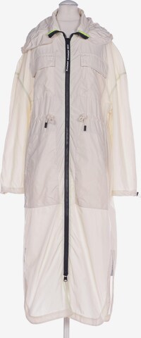Beaumont Jacket & Coat in XS in White: front