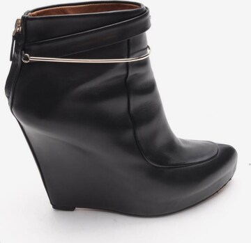 Givenchy Dress Boots in 39 in Black: front