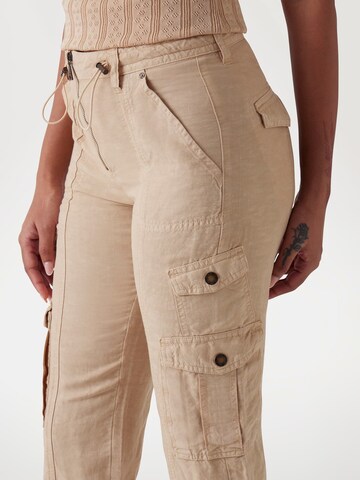 GUESS Regular Hose in Beige