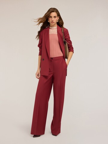 MOTIVI Regular Trousers in Red