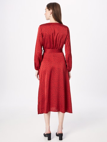 Rochie tip bluză de la Mela London pe roșu