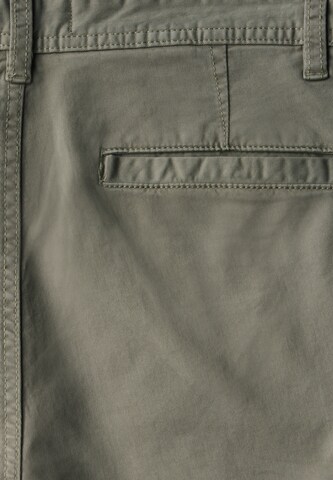 Street One MEN Regular Shorts in Grün