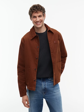 TOMMY HILFIGER Tussenjas in Bruin: voorkant