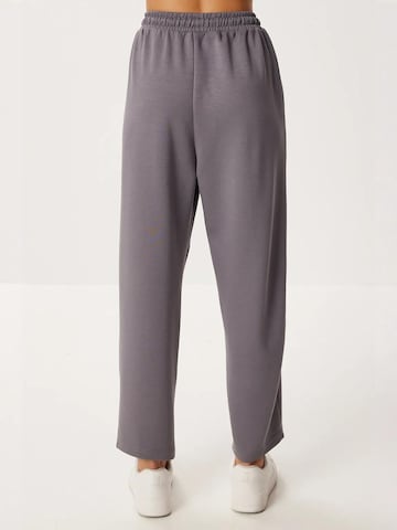 Happiness İstanbul - Calças de fato em cinzento