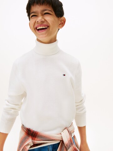 Pull-over 'Essential' TOMMY HILFIGER en blanc
