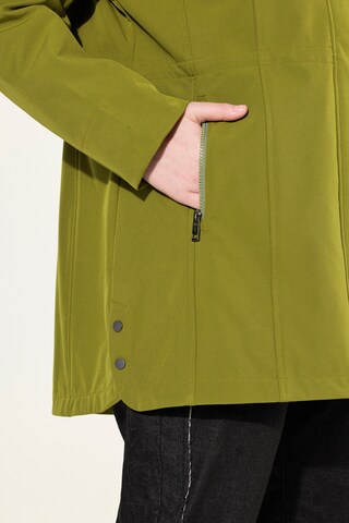 Veste fonctionnelle Ulla Popken en vert