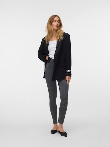 VERO MODA - Skinny Leggings en gris: frente
