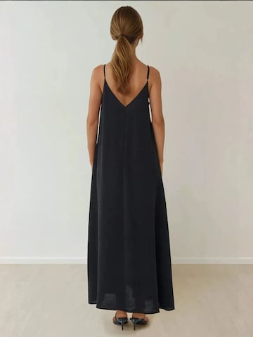 Hiccup Dress in Black