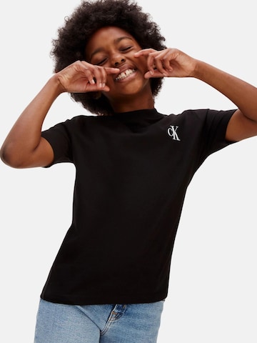 Calvin Klein Kids - Camiseta 'CALVIN KLEIN  JEANS kids CHEST MONO LOGO SS T-SHIRT T-SHIRT' en negro
