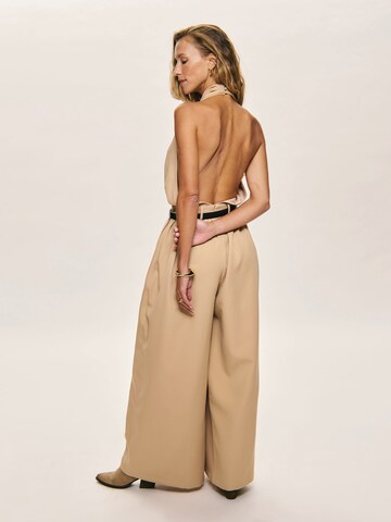Tuta jumpsuit di Kamila Šikl in beige