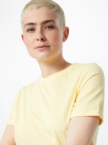 PIECES T-Shirt 'Ria' in Gelb