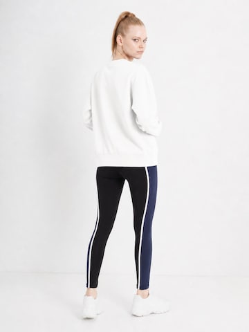 SCR. - Pullover desportivo 'ILONA' em branco