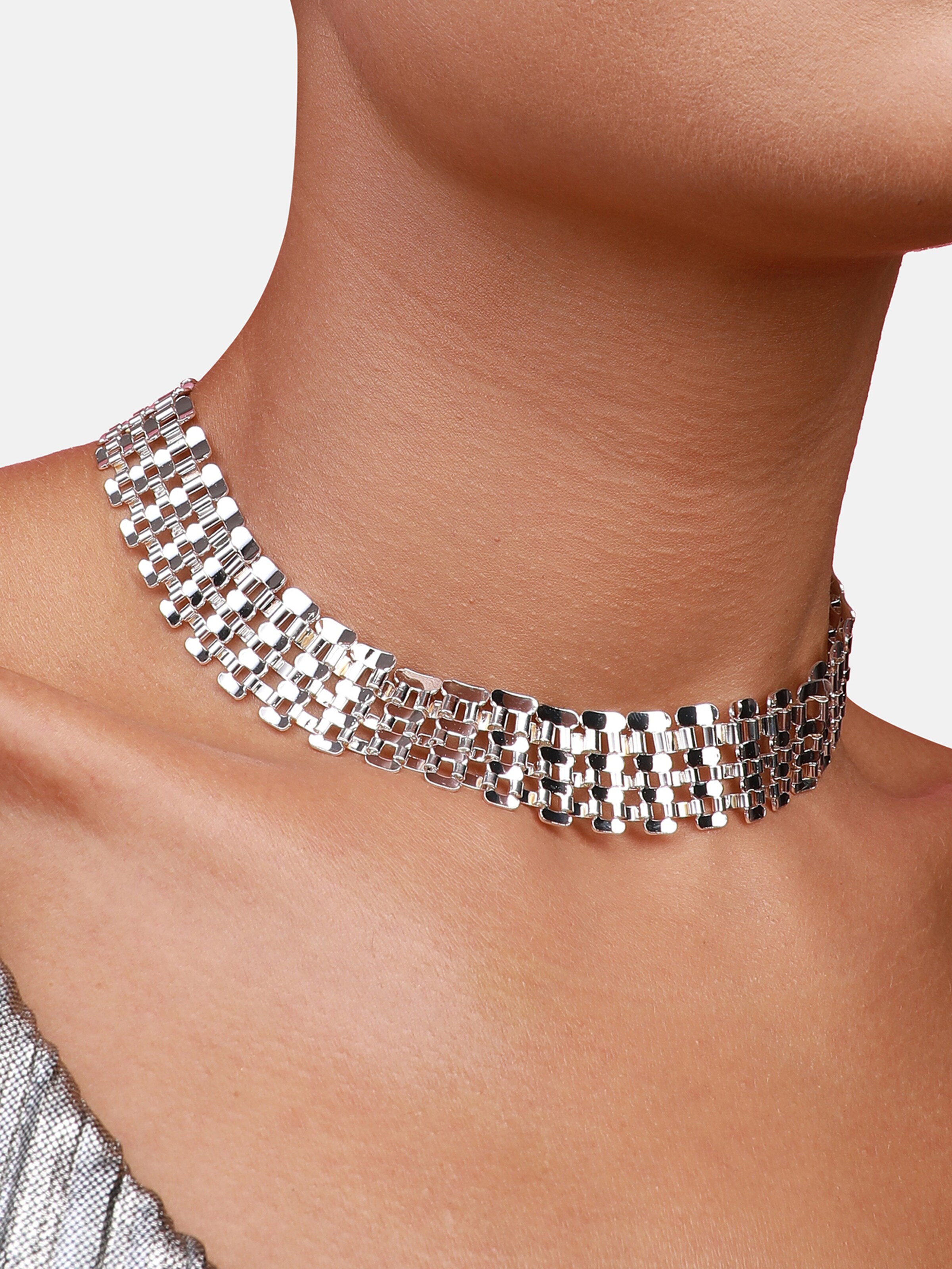 Lanțuri de la SOHI pe argintiu