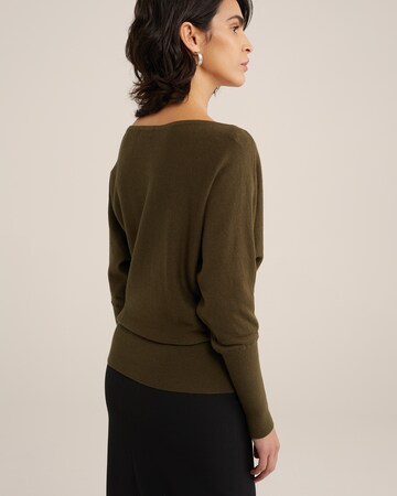 WE Fashion Sweater in Green