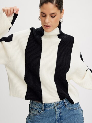Gestuz Pullover in Schwarz