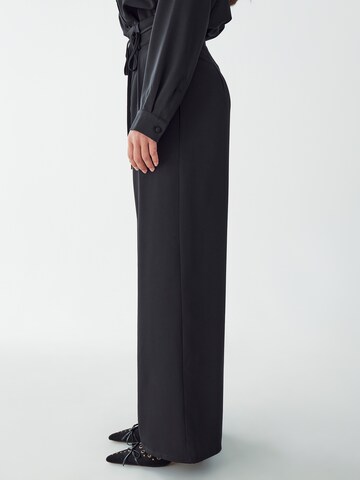 regular Pantaloni 'MILLER' di BWLDR in nero
