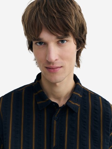 Thinking MU - Ajuste confortable Camisa 'Hary' en azul