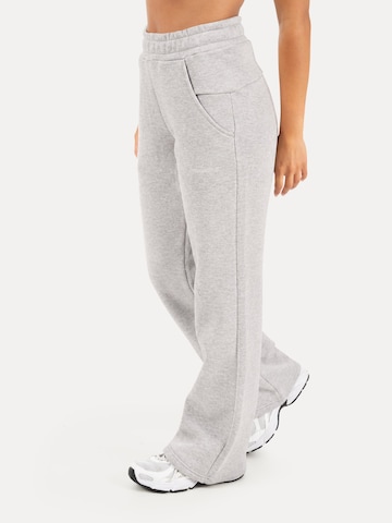 Loosefit Pantalon 'Finy' Smilodox en gris