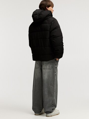Giacca di mezza stagione di Pull&Bear in nero