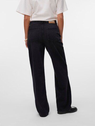 regular Jeans 'SNKaitlyn' di VERO MODA in nero