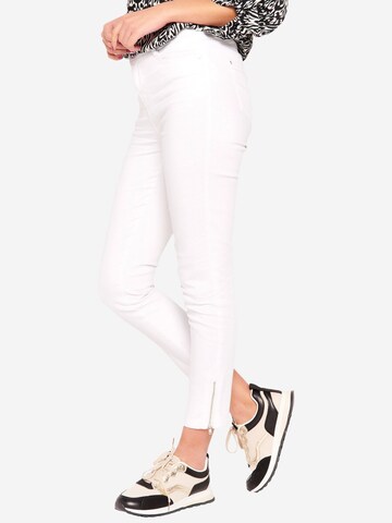 LolaLiza Slimfit Spodnie w kolorze biały