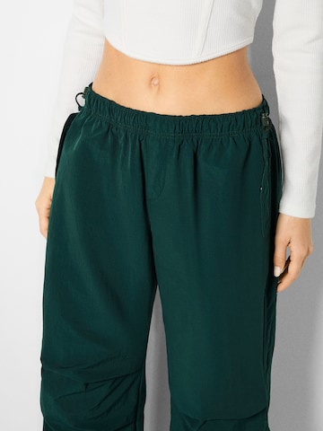 Bershka Loosefit Broek in Groen