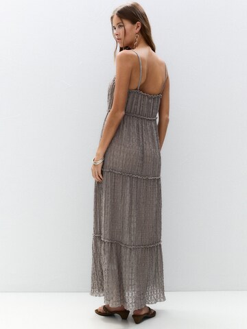 Robe Pull&Bear en gris