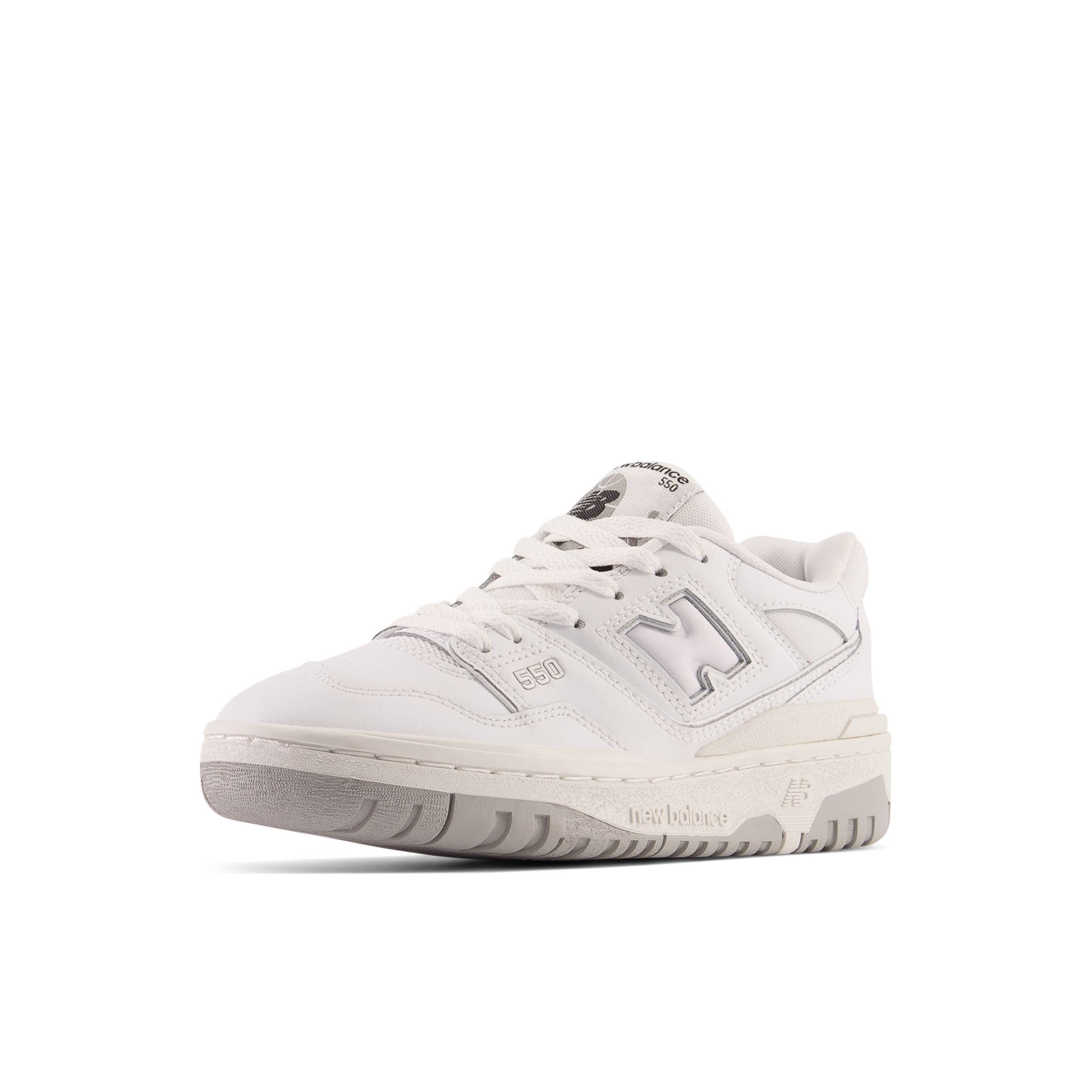 new balance Trainers '550' in White: front