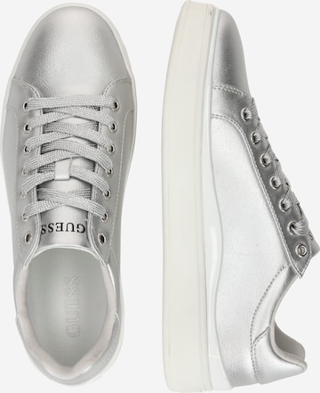 GUESS Sneaker low 'Bonny' i sølv