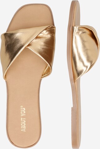 ABOUT YOU Sandal 'Giuliana' in Gold