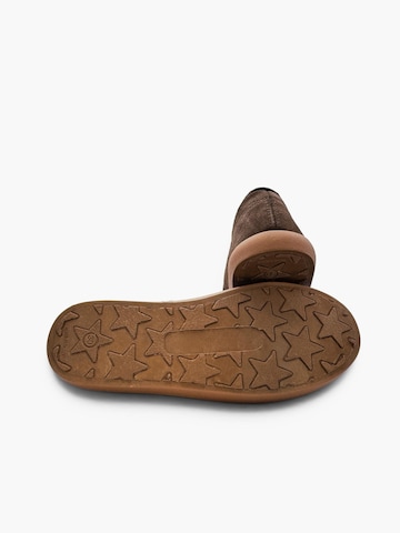 Chaussure basse Pisamonas en marron